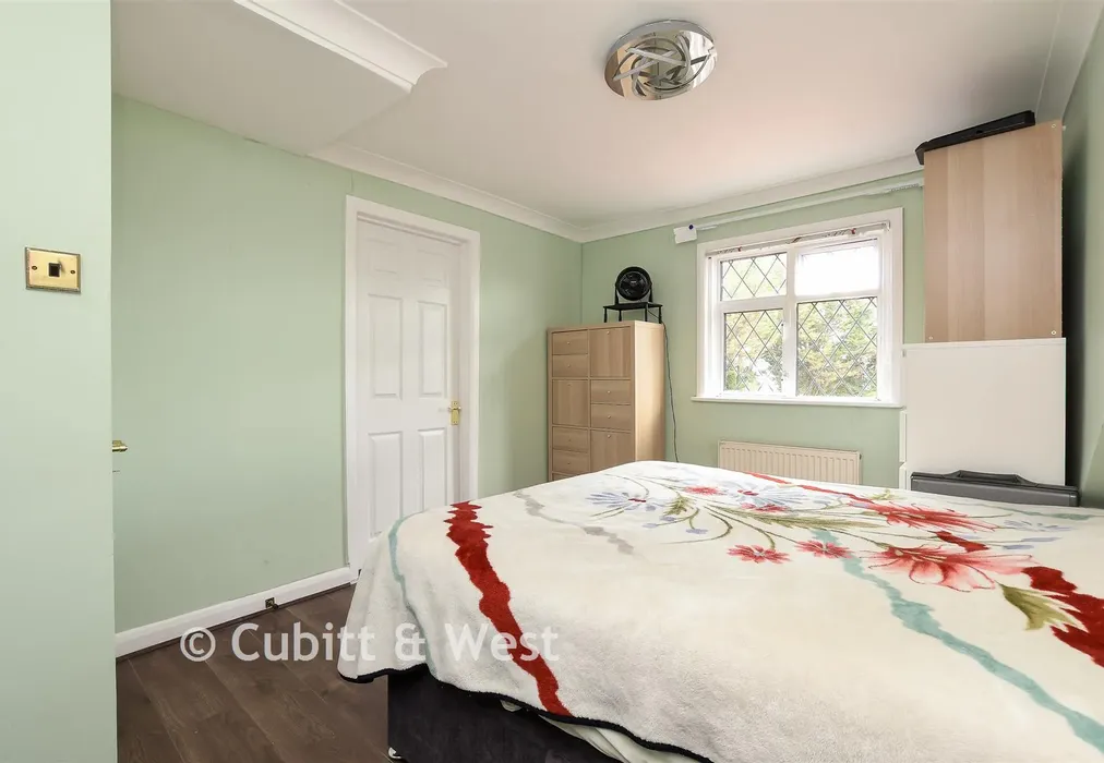 Bedroom 4 - Buckles Way, Banstead, Surrey - Wards of Kent