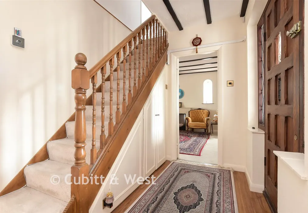 Hallway - Buckles Way, Banstead, Surrey - Wards of Kent
