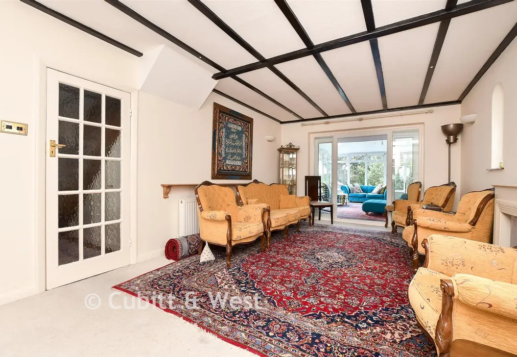 Lounge - Buckles Way, Banstead, Surrey - Wards of Kent