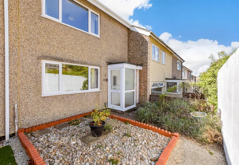 Front Garden - Weavers Way, Dover, Kent - Wards of Kent