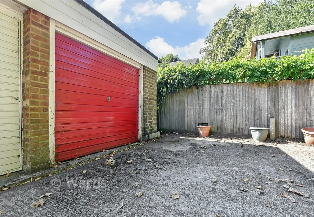 Garage - Vineys Gardens, Tenterden, Kent - Wards of Kent