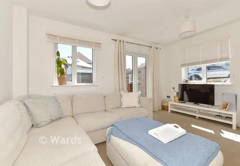 Lounge - Harvey Drive, Faversham, Kent - Wards of Kent