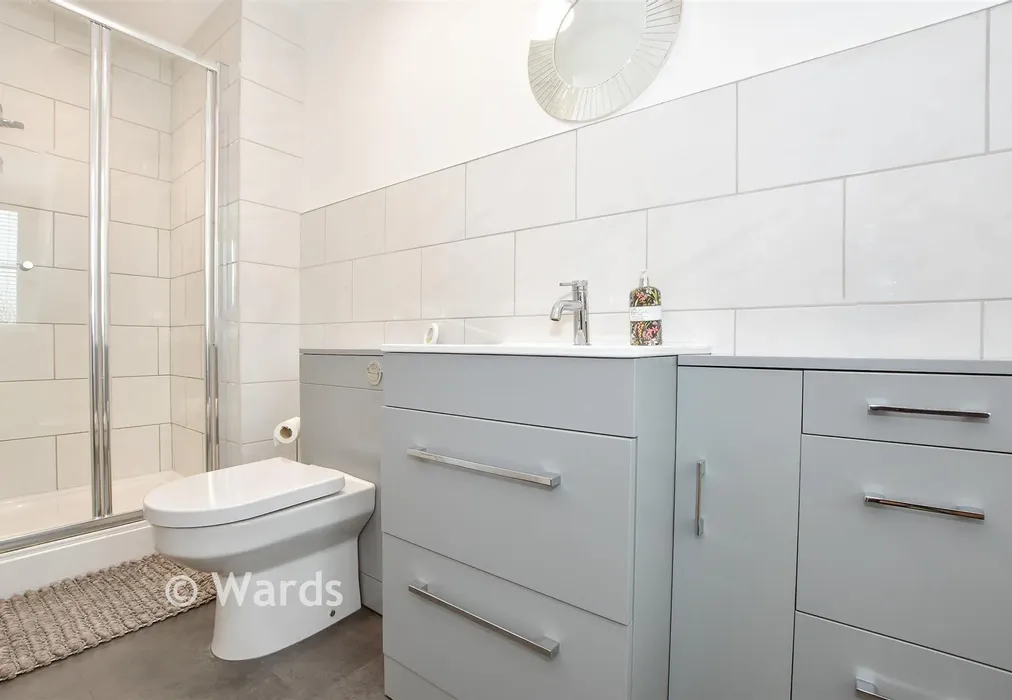 En-Suite Shower Room - Beech Court Gardens, Maidstone, Kent - Wards of Kent