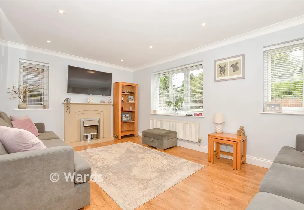 Lounge - Beech Court Gardens, Maidstone, Kent - Wards of Kent