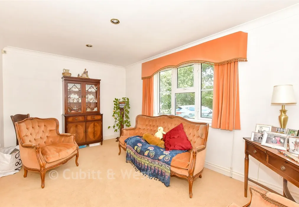 Family Room - Havant Road, Hayling Island, Hampshire - Wards of Kent