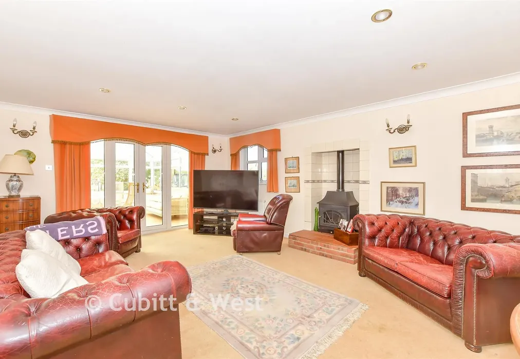 Lounge - Havant Road, Hayling Island, Hampshire - Wards of Kent