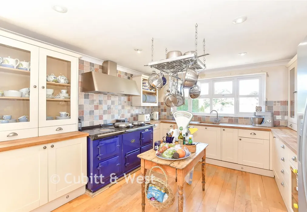 Kitchen - Havant Road, Hayling Island, Hampshire - Wards of Kent