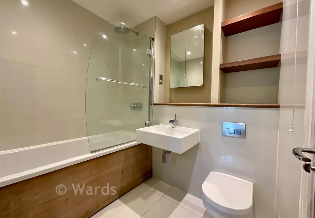 Jack And Jill Bathroom - Gibsons Place, Eynsford, Kent - Wards of Kent