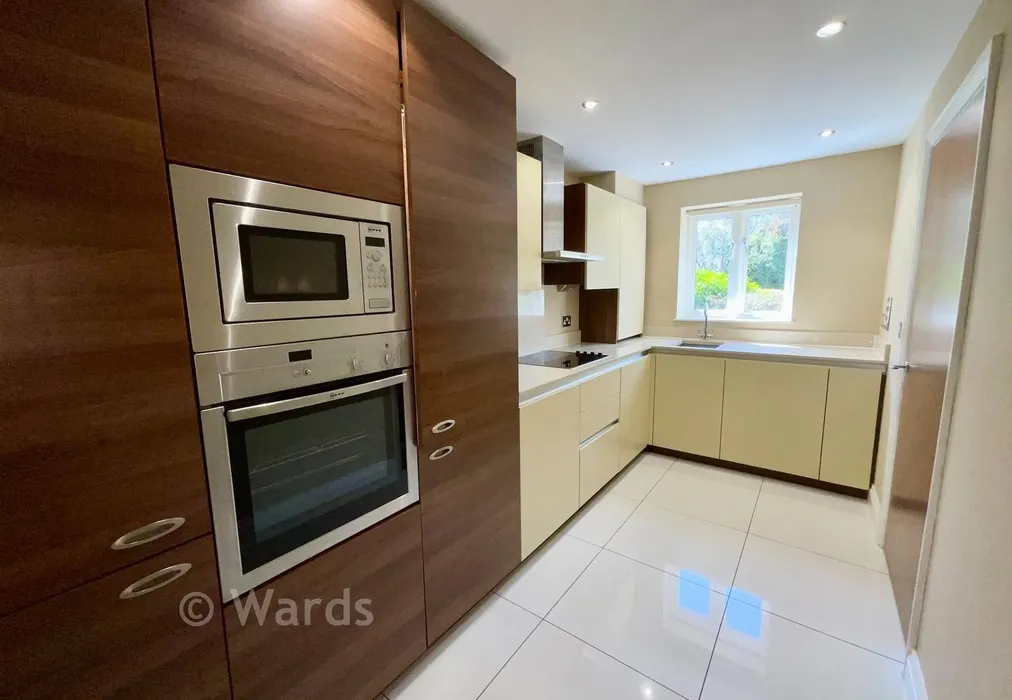 Kitchen New 3 - Gibsons Place, Eynsford, Kent - Wards of Kent