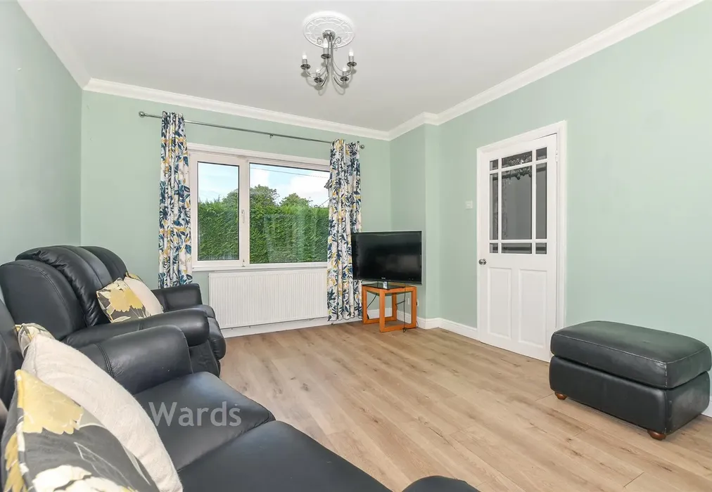 Lounge/Diner - Church Road, Warehorne, Kent - Wards of Kent