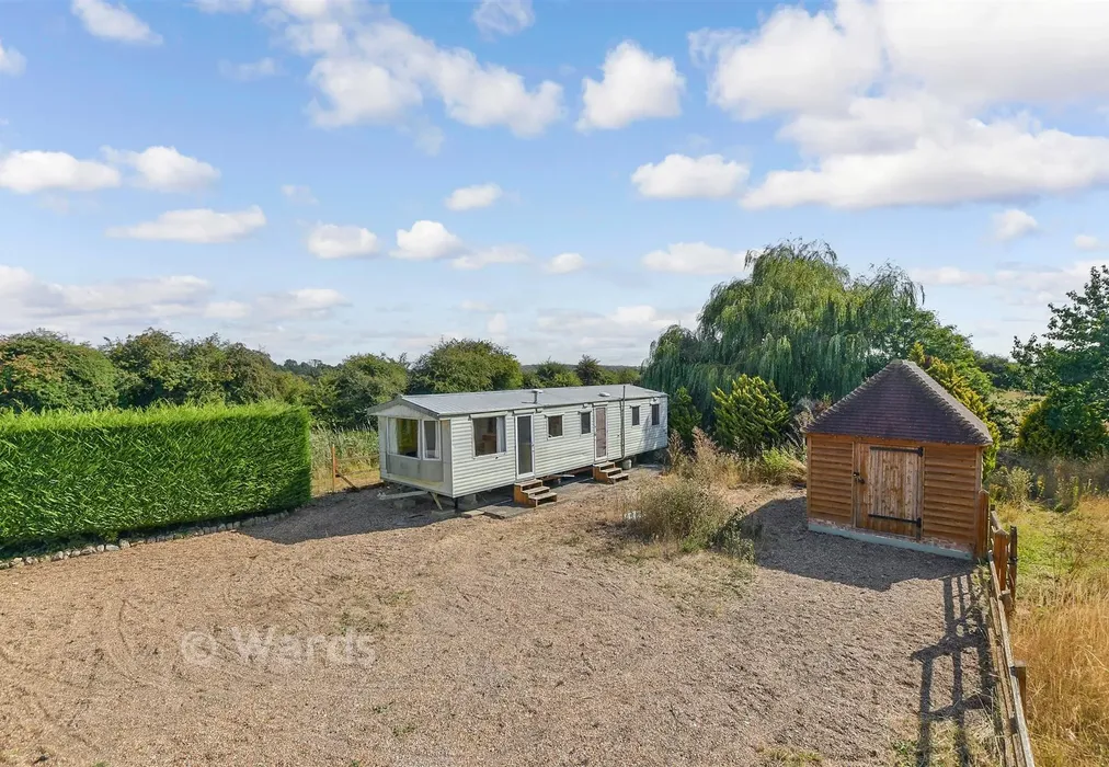 Rear Garden - Church Road, Warehorne, Kent - Wards of Kent