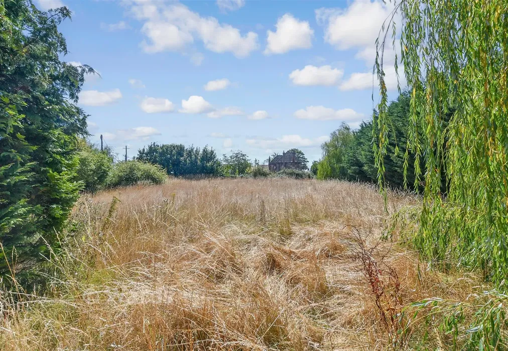 Rear Garden - Church Road, Warehorne, Kent - Wards of Kent
