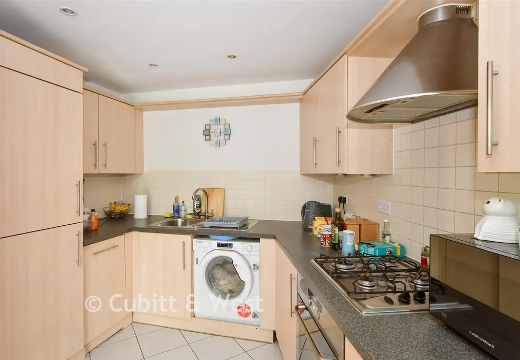 Kitchen - Woodfield Road, Crawley, West Sussex - Wards of Kent