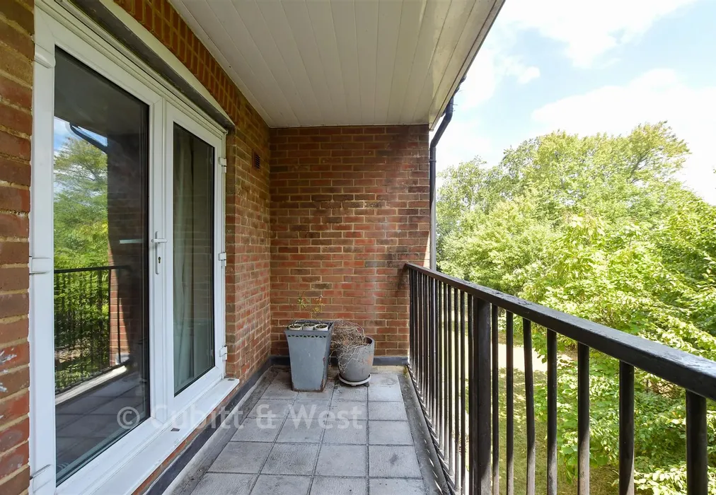 Balcony - Woodfield Road, Crawley, West Sussex - Wards of Kent