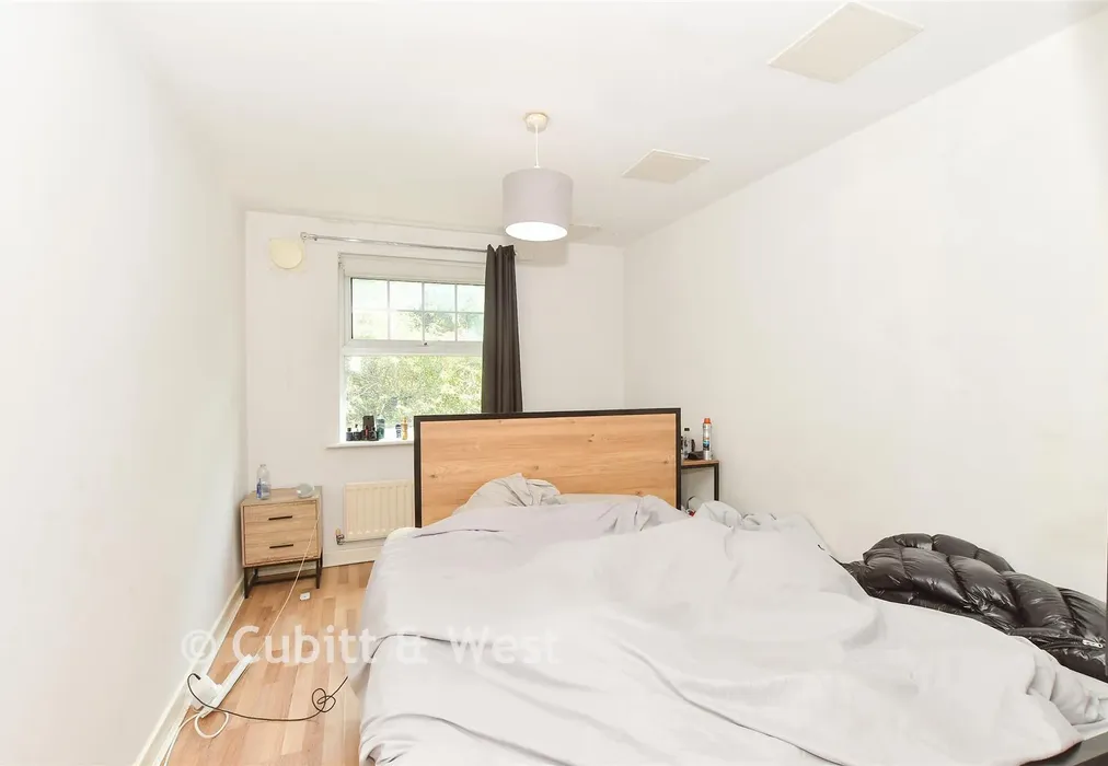 Bedroom 1 - Woodfield Road, Crawley, West Sussex - Wards of Kent