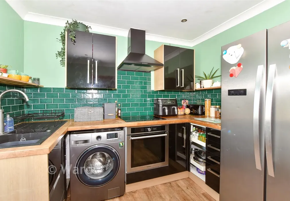 Kitchen - Alma Road, Folkestone, Kent - Wards of Kent