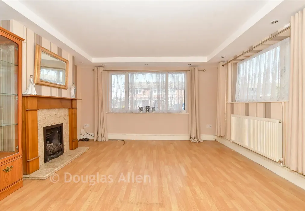 Lounge - Charlotte Avenue, Wickford, Essex - Wards of Kent