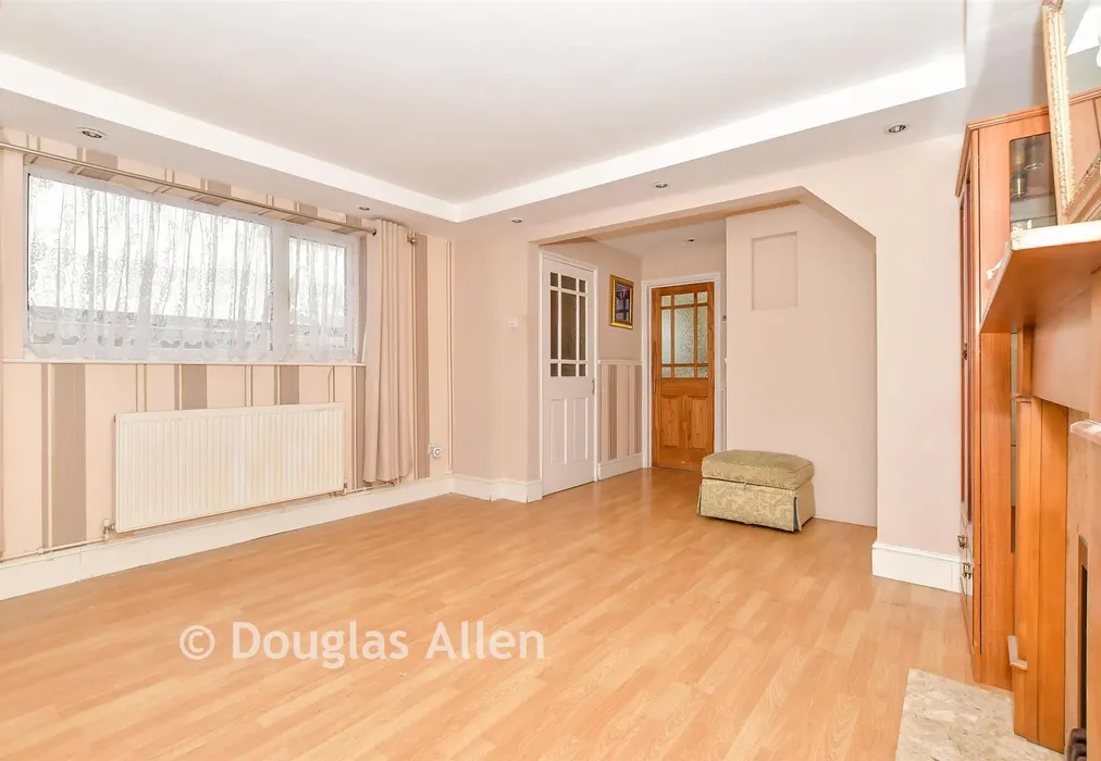 Lounge - Charlotte Avenue, Wickford, Essex - Wards of Kent
