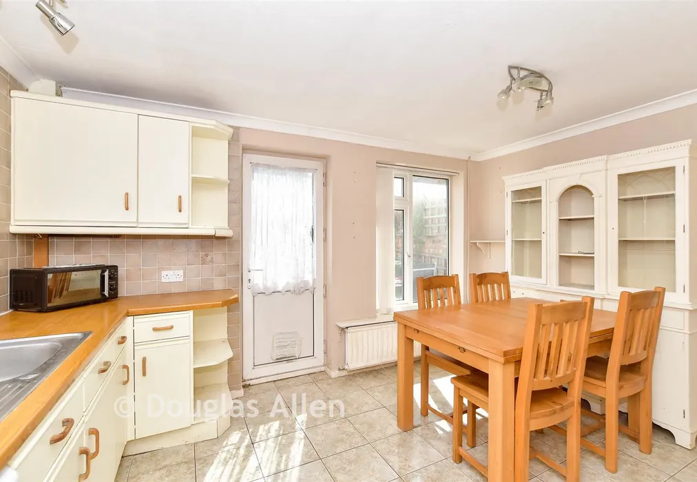 Kitchen/Diner - Charlotte Avenue, Wickford, Essex - Wards of Kent