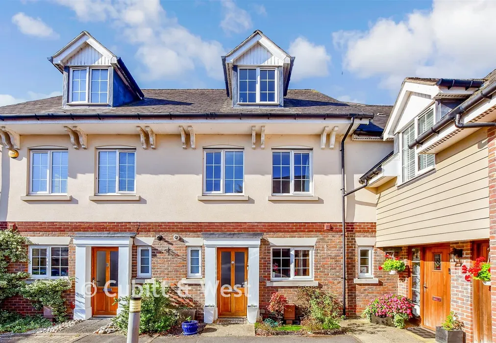 Front (Web) - London Road, Waterlooville, Hampshire - Wards of Kent