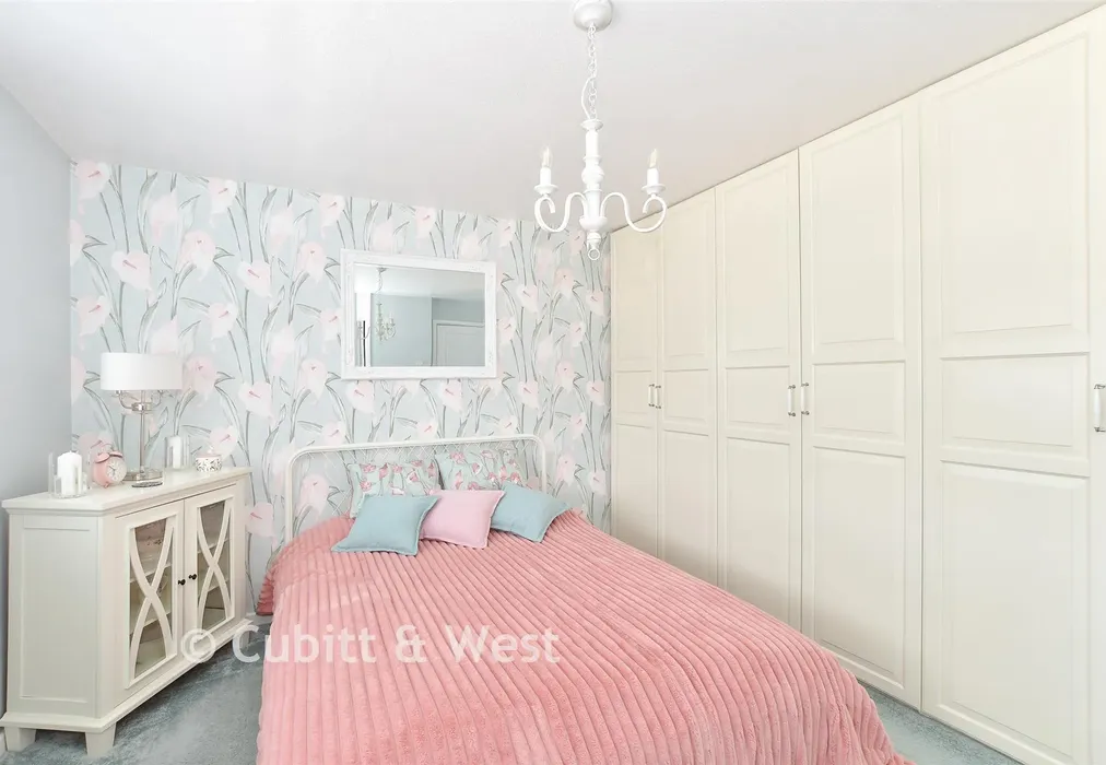 Bedroom 2 - Newlands Park, Copthorne, West Sussex - Wards of Kent