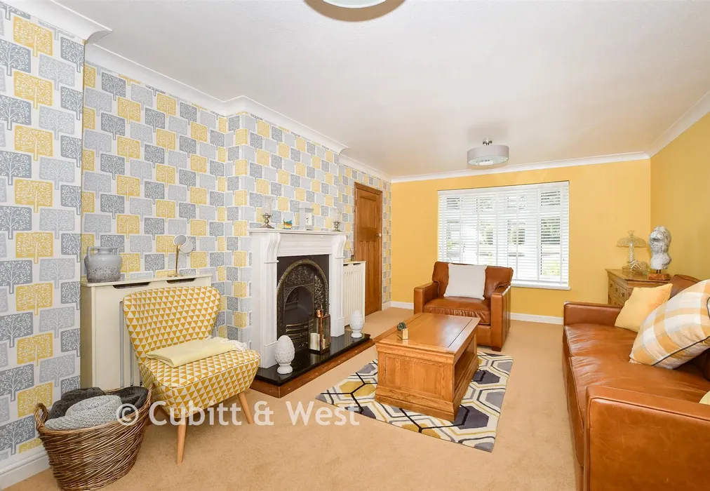 Lounge - Newlands Park, Copthorne, West Sussex - Wards of Kent