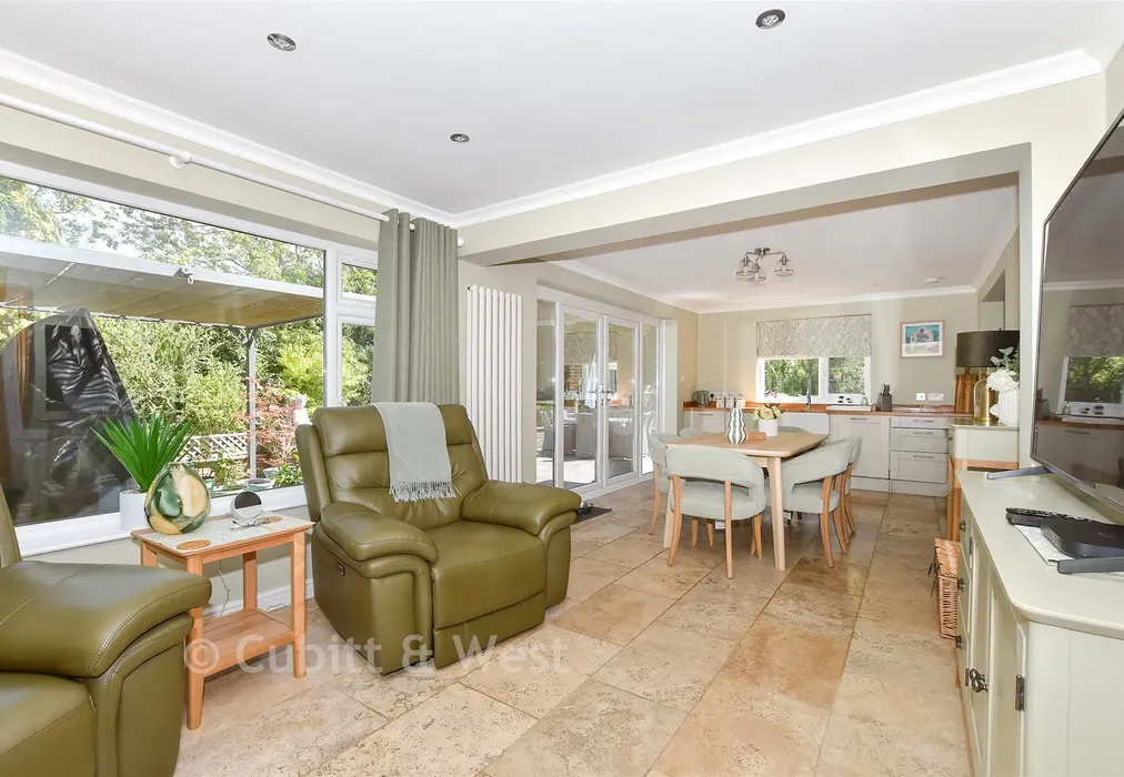Family Area - Newlands Park, Copthorne, West Sussex - Wards of Kent