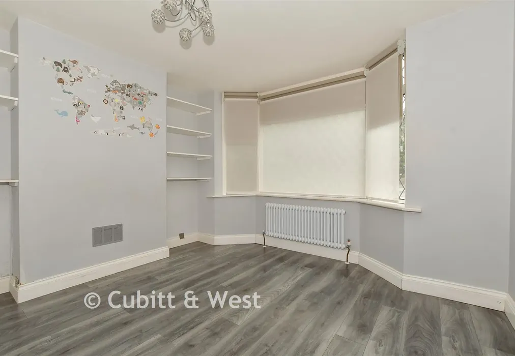 Family Room - Coulsdon Road, Coulsdon, Surrey - Wards of Kent