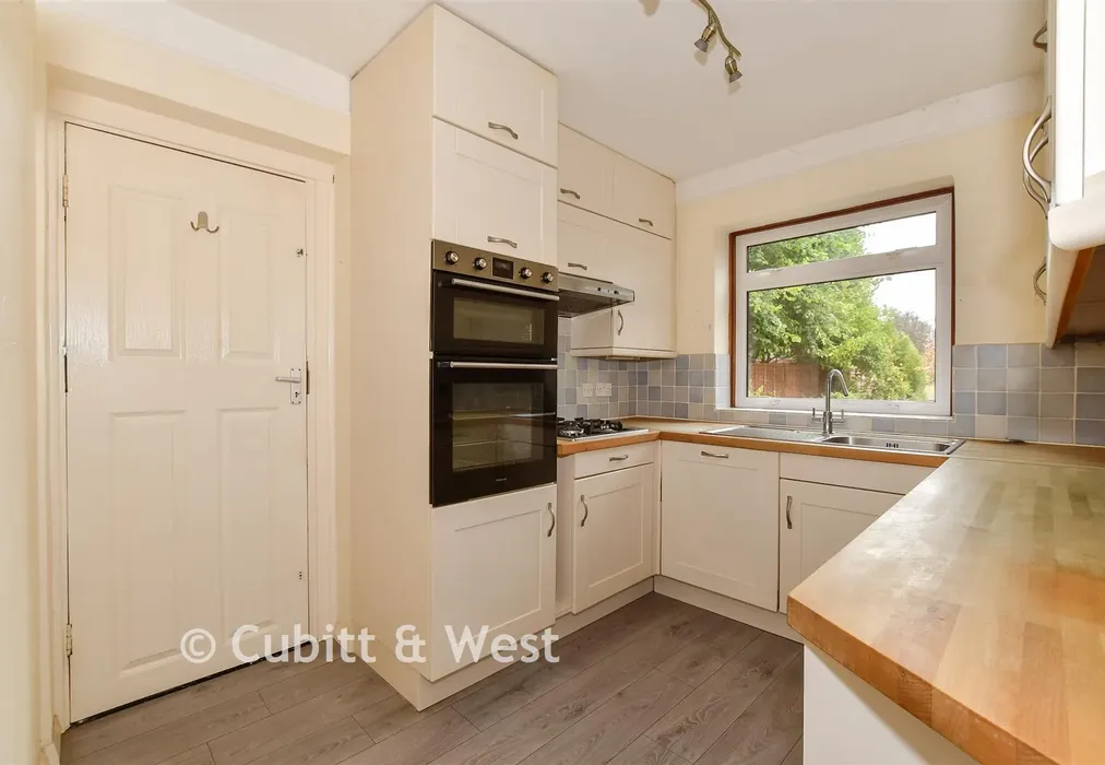 Kitchen - Coulsdon Road, Coulsdon, Surrey - Wards of Kent
