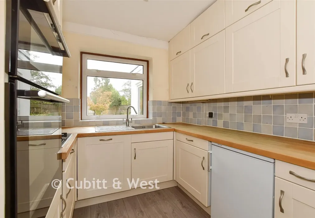 Kitchen - Coulsdon Road, Coulsdon, Surrey - Wards of Kent