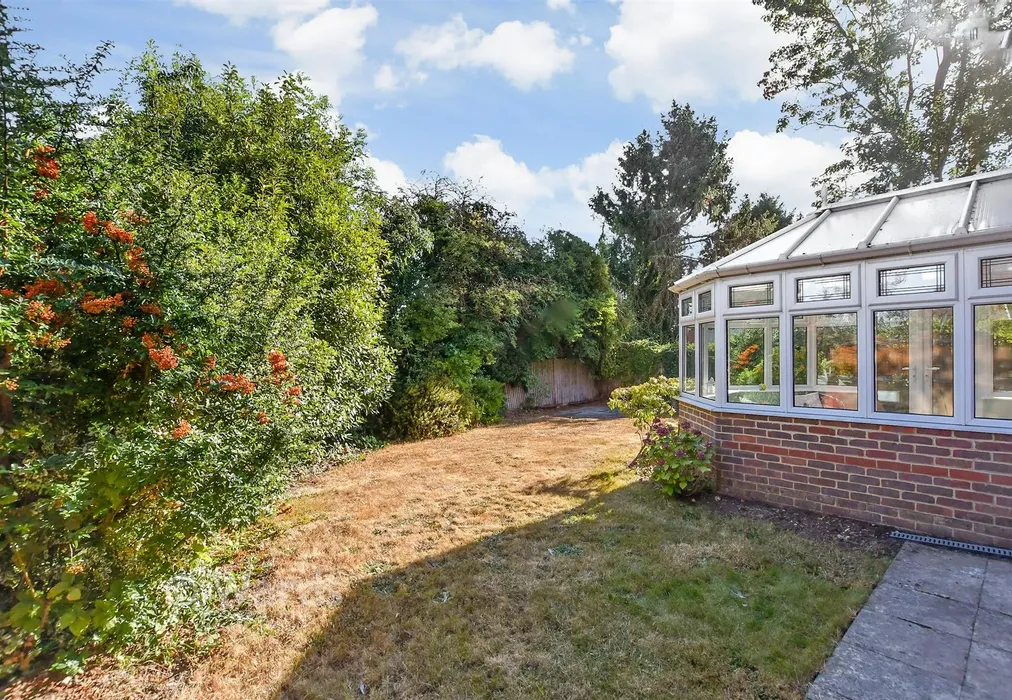 Rear Garden - Carmans Close, Loose, Maidstone, Kent - Wards of Kent