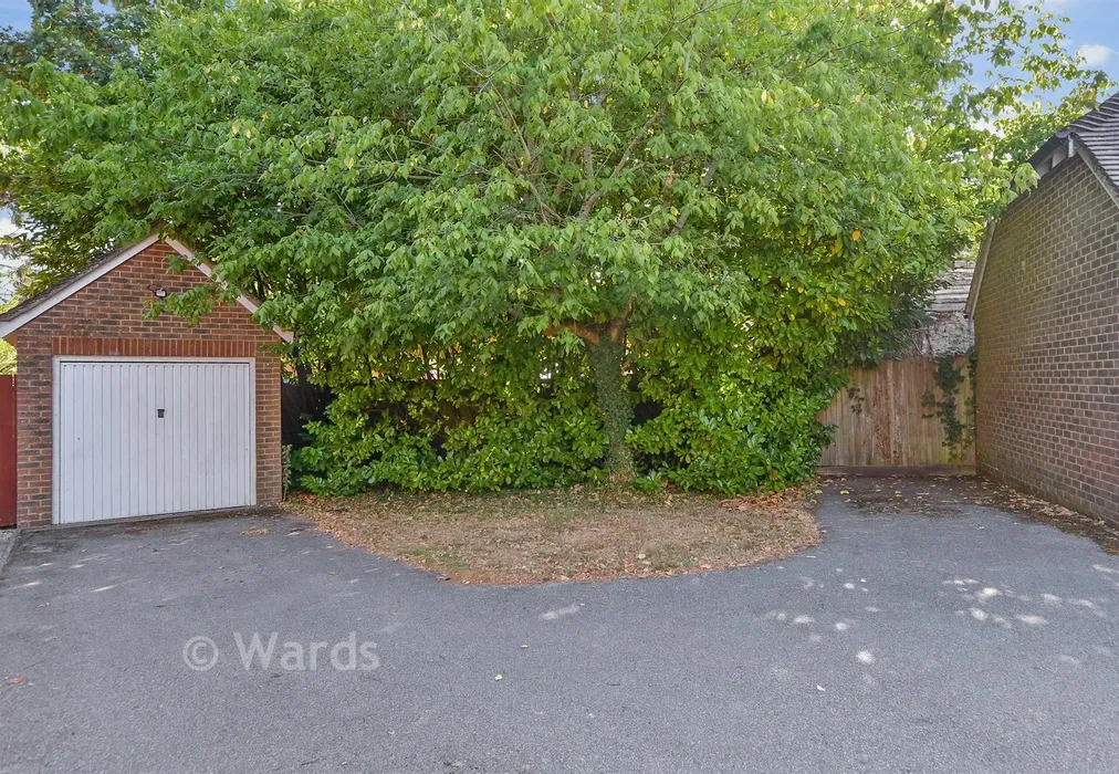Driveway/Parking - Carmans Close, Loose, Maidstone, Kent - Wards of Kent