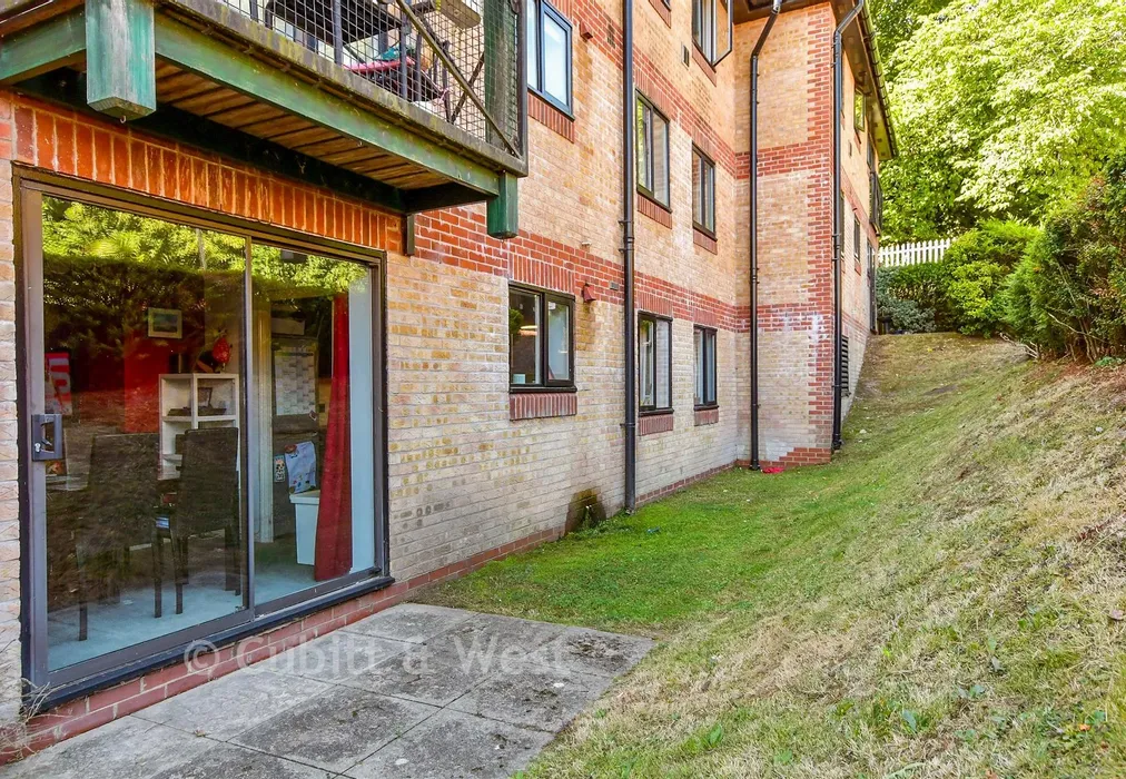 Communal Gardens - Tongdean Lane, Preston, East Sussex - Wards of Kent