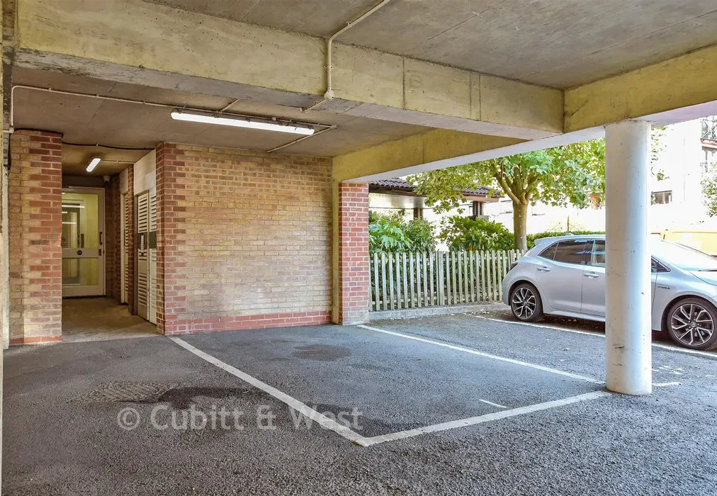 Driveway/Parking - Tongdean Lane, Preston, East Sussex - Wards of Kent