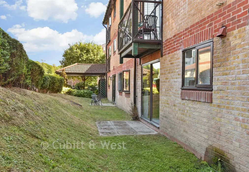 Communal Gardens - Tongdean Lane, Preston, East Sussex - Wards of Kent