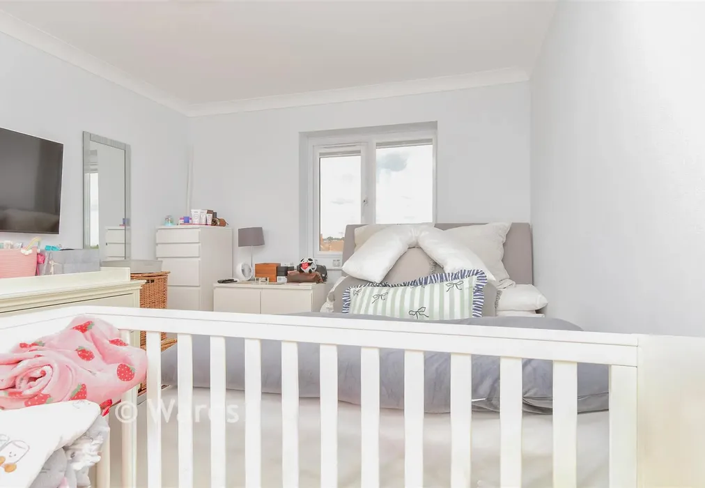 Bedroom - Edison Road, Welling, Kent - Wards of Kent