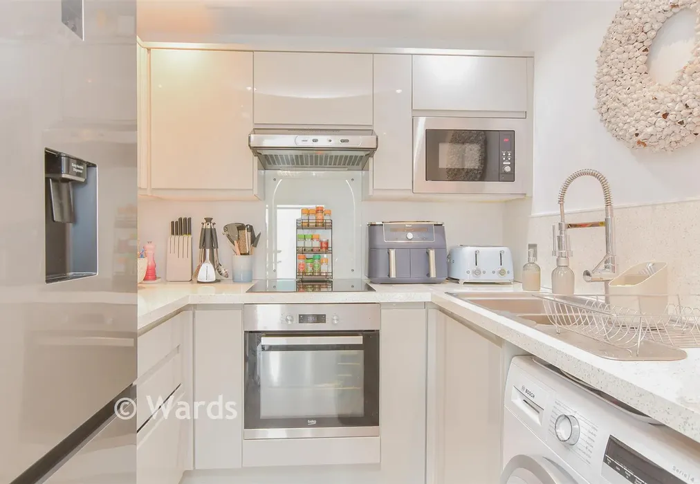 Kitchen - Edison Road, Welling, Kent - Wards of Kent