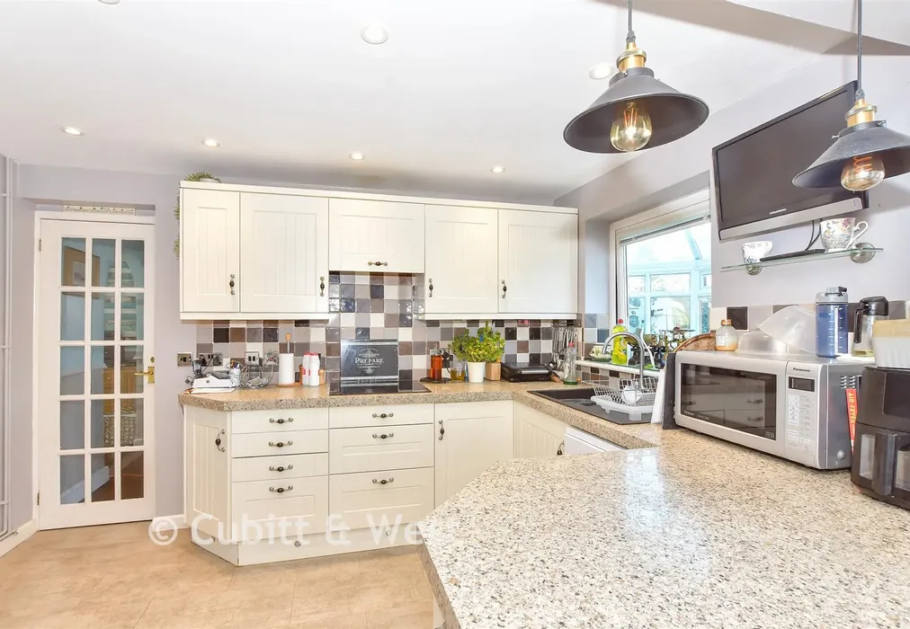 Kitchen - Tacklee Road, Yapton, West Sussex - Wards of Kent