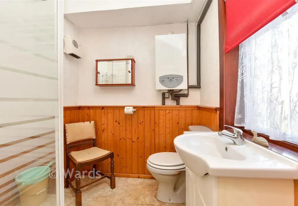 Shower Room - Richmond Road, Gillingham, Kent - Wards of Kent