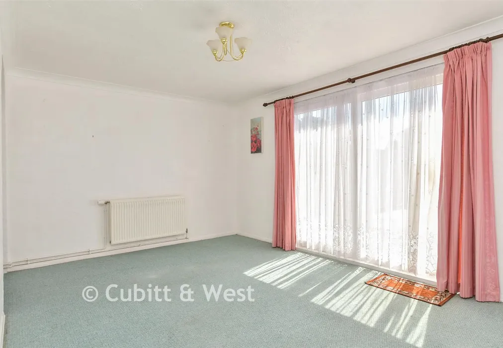 Lounge - Joyce Close, Wick, West Sussex - Wards of Kent