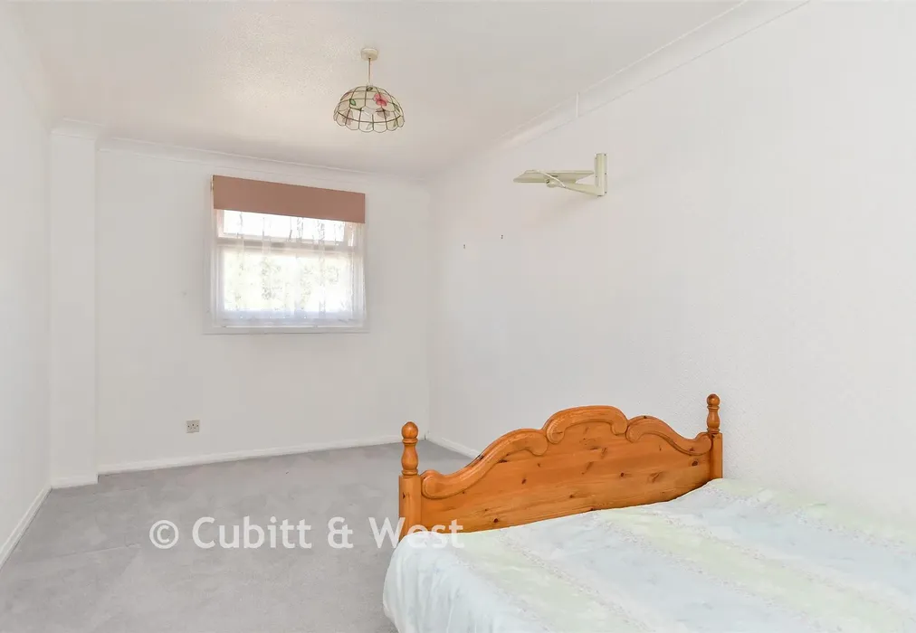 Bedroom 1 - Joyce Close, Wick, West Sussex - Wards of Kent