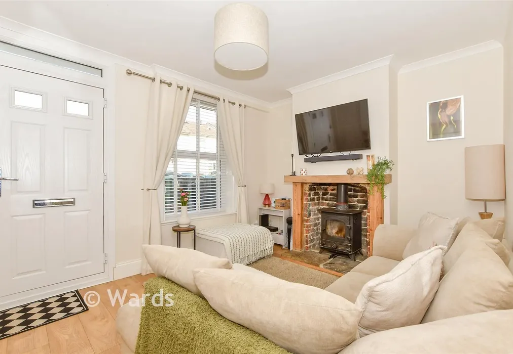 Lounge - St. George's Square, Maidstone, Kent - Wards of Kent