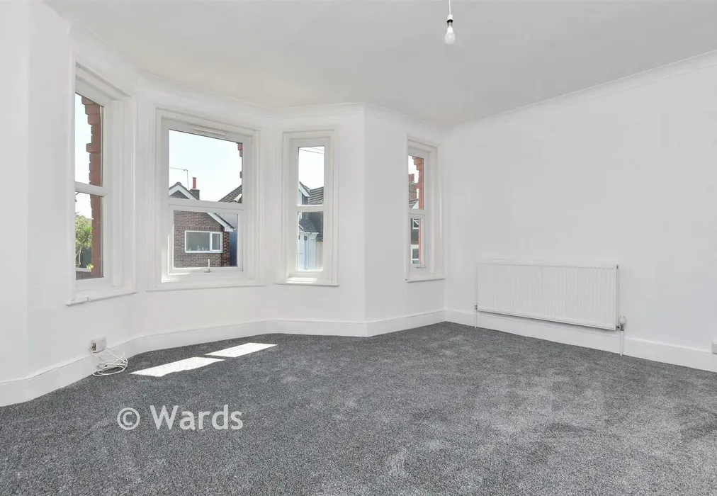Bedroom 1 - Linden Crescent, Folkestone, Kent - Wards of Kent