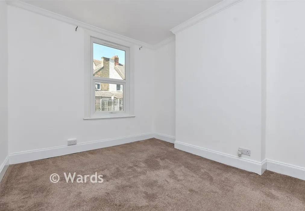 Bedroom 2 - Linden Crescent, Folkestone, Kent - Wards of Kent