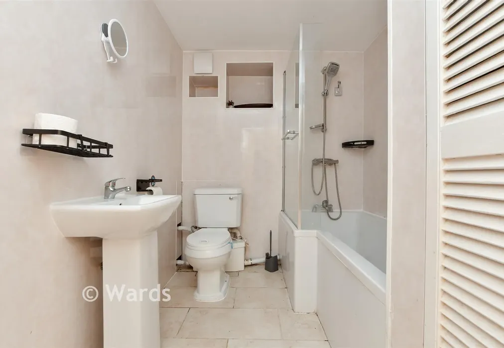 Bathroom - Linden Crescent, Folkestone, Kent - Wards of Kent