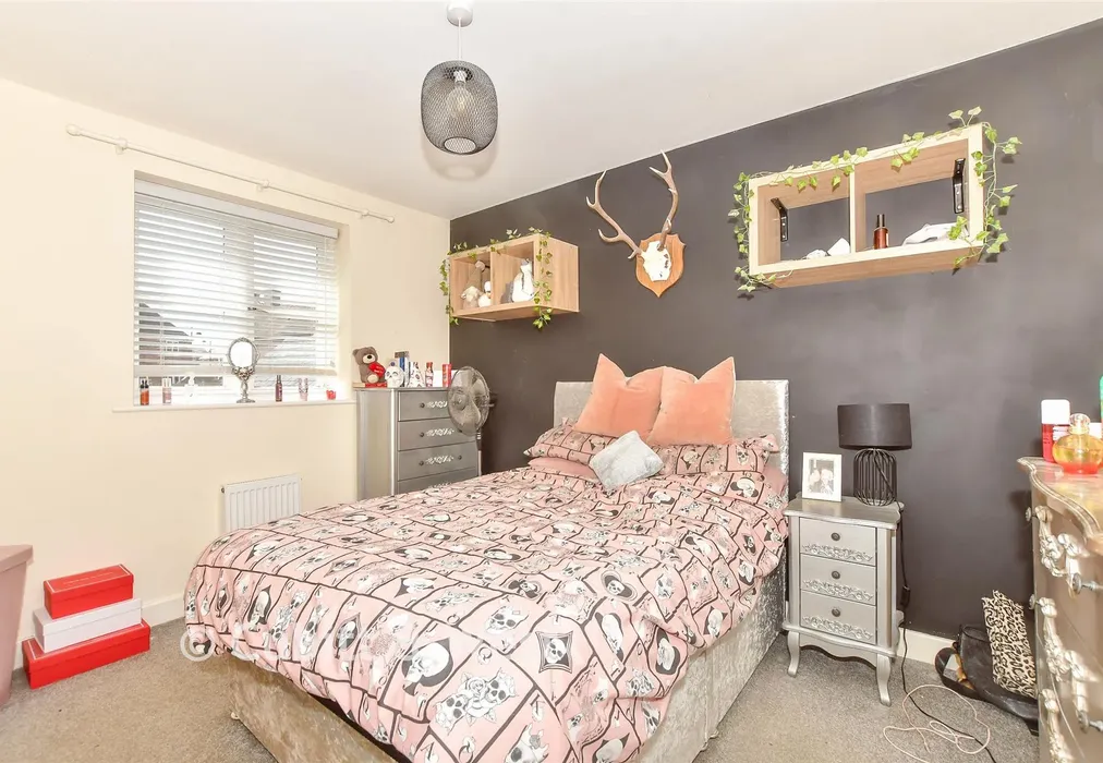 Bedroom 1 - Ellisons Crescent, Waterlooville, Hampshire - Wards of Kent