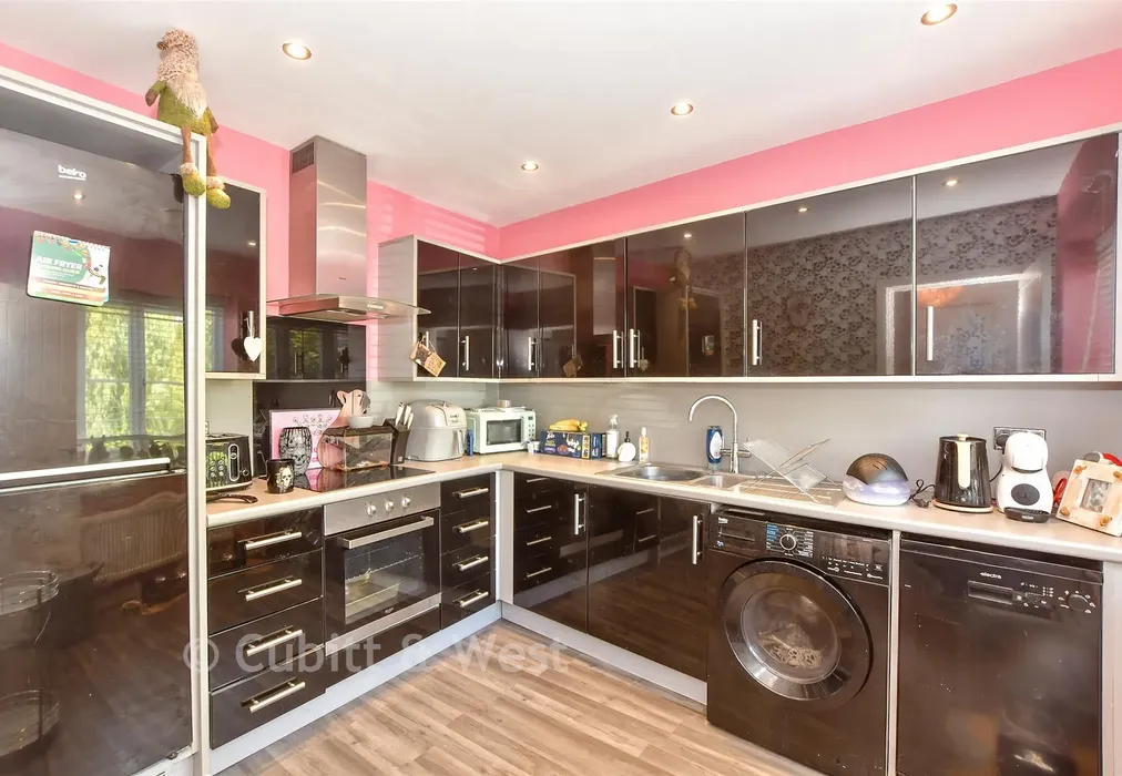 Kitchen - Ellisons Crescent, Waterlooville, Hampshire - Wards of Kent