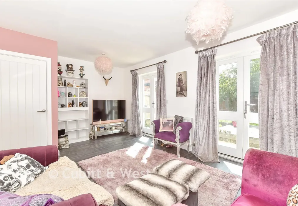 Lounge - Ellisons Crescent, Waterlooville, Hampshire - Wards of Kent