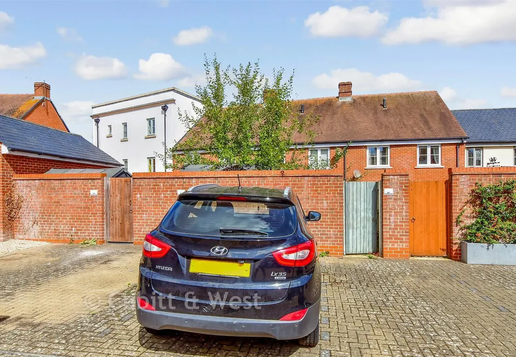 Driveway/Parking - Ellisons Crescent, Waterlooville, Hampshire - Wards of Kent