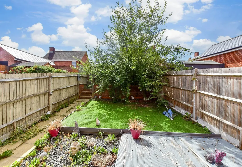 Rear Garden - Ellisons Crescent, Waterlooville, Hampshire - Wards of Kent